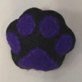 Broche “pegada” negro-violeta